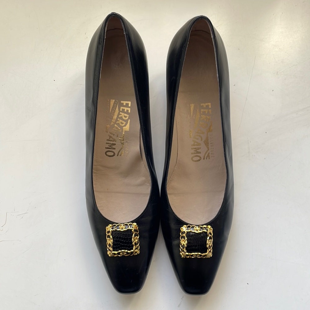 Vintage Ferragamo kittens with adornment - 8ish